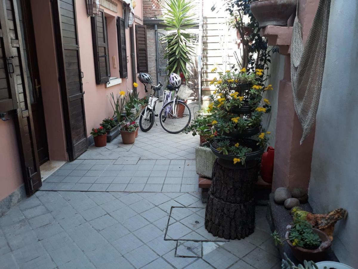 Porta Del Carmine Bed & Breakfast Comacchio Bagian luar foto